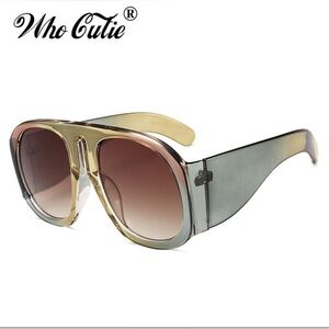 Women’s Gradient Sunglasses - Black and Gold